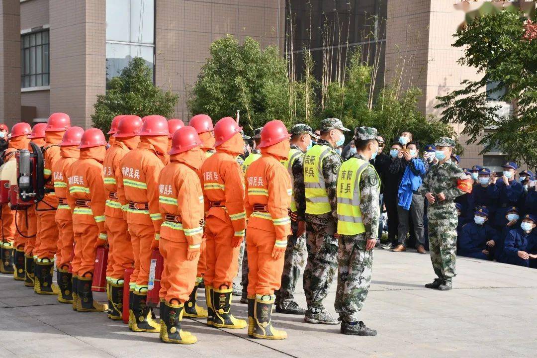 综合性实战演练每年组织几次综合性实战演练的频率因组织者的需求、演练内容的重要性以及参与者的实际情况而异。一般来说，为了保持和提高应急响应能力，确保演练的有效性，许多组织会每年至少组织一次或多次综合性实战演练。具体的频率可能需要根据以下因素来确定
